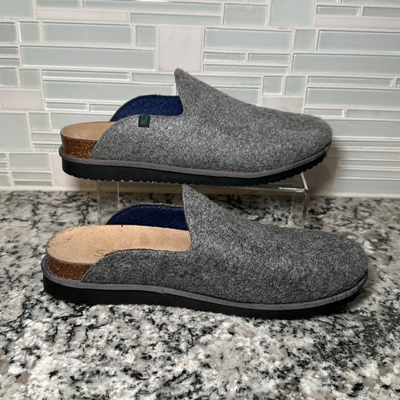 Gray Women's Slip-On Shoes - Picture 2 of 7